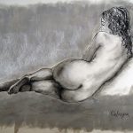 nudo femminile sdraiato di spalle